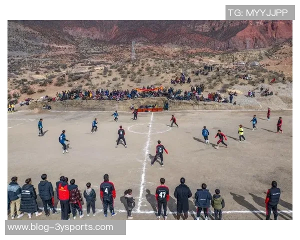 足球与皮夹的完美结合让你在球场与生活中都能时尚出行 足球与皮夹的完美结合让你在球场与生活中都能时尚出行